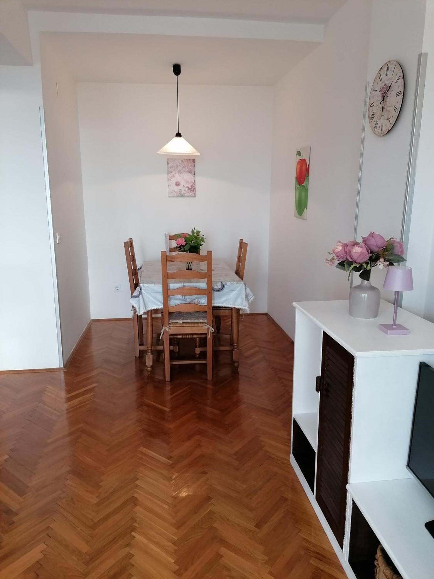 Apartment Domijan By El-Pi Tours Njivice Bagian luar foto