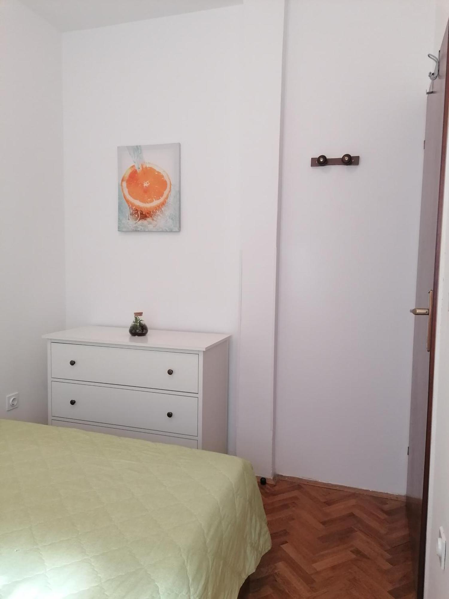 Apartment Domijan By El-Pi Tours Njivice Bagian luar foto